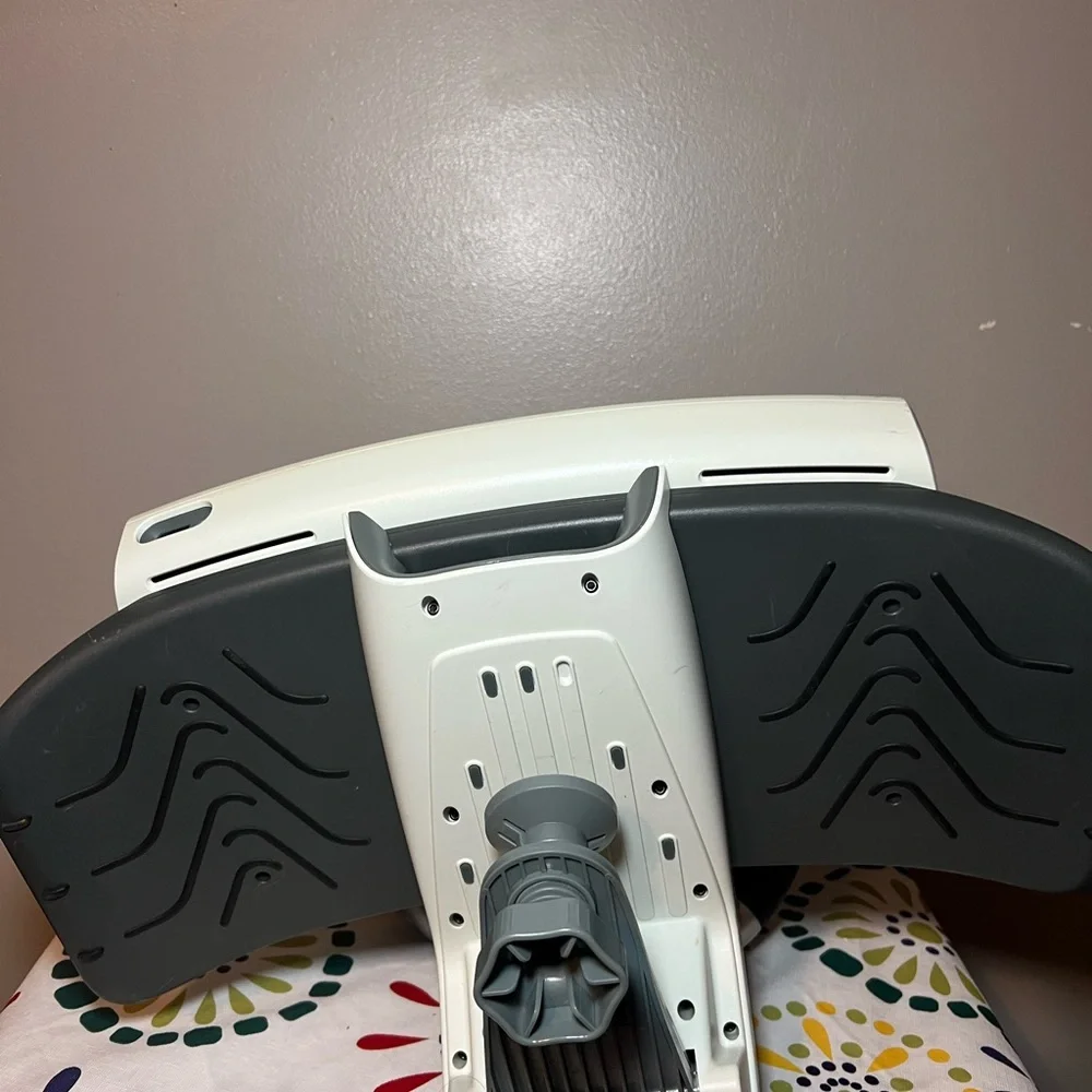 Microsoft Xbox 360 Racing Steering Wheel With Pedals & Clamp